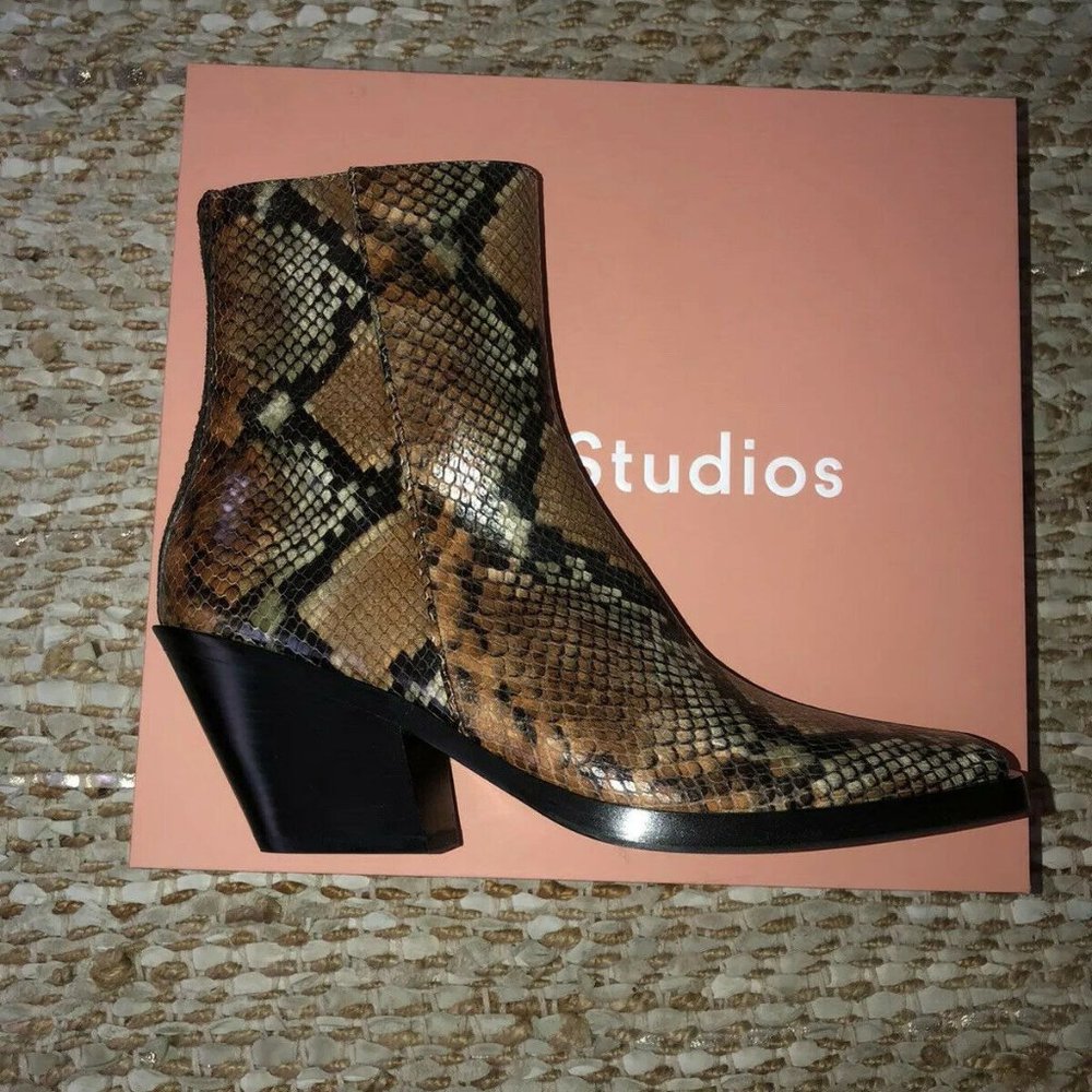 NWT Acne Studio Snakeskin Boots Size 40 Womens